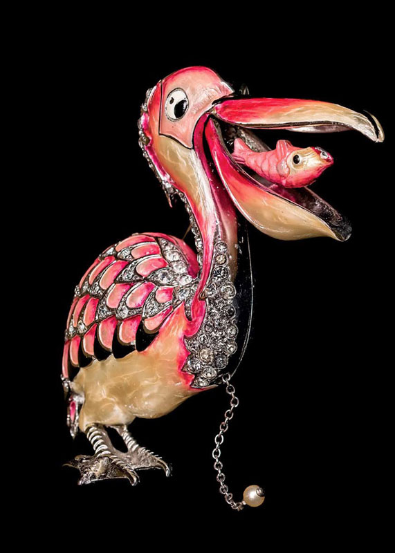 Hungry_Pelican_Brooch_Valuable-animals