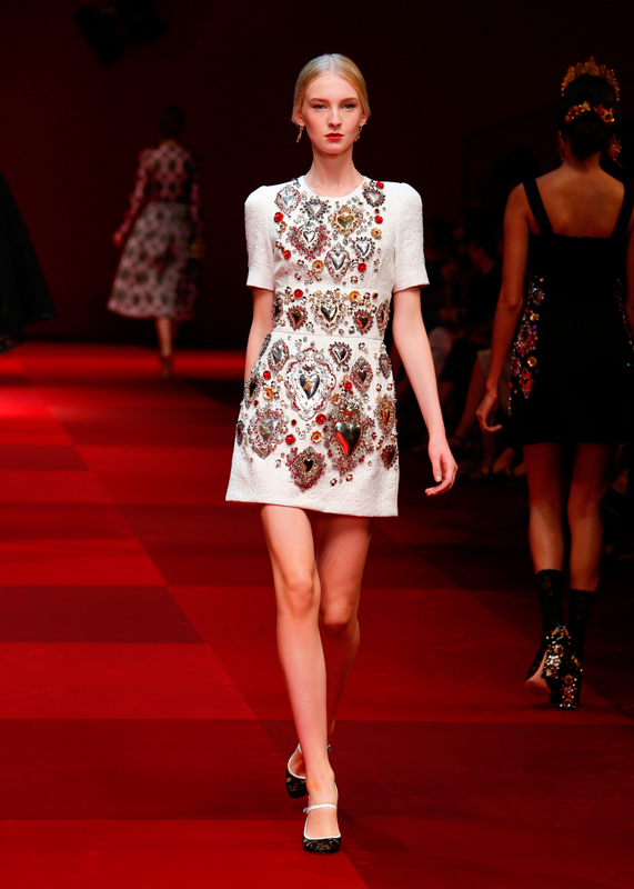 dolce&gabbana_Spain_Heart_white_dress