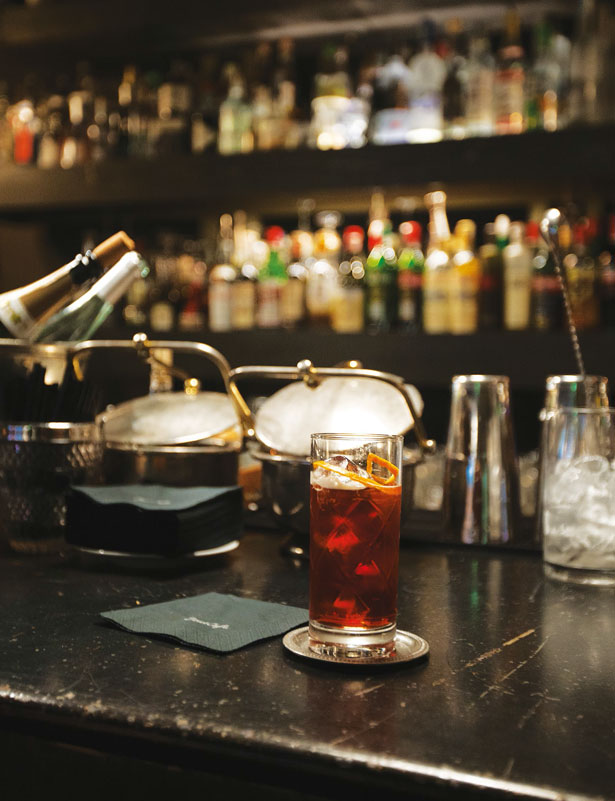 Deuscafè_interior_bar_drink (4)