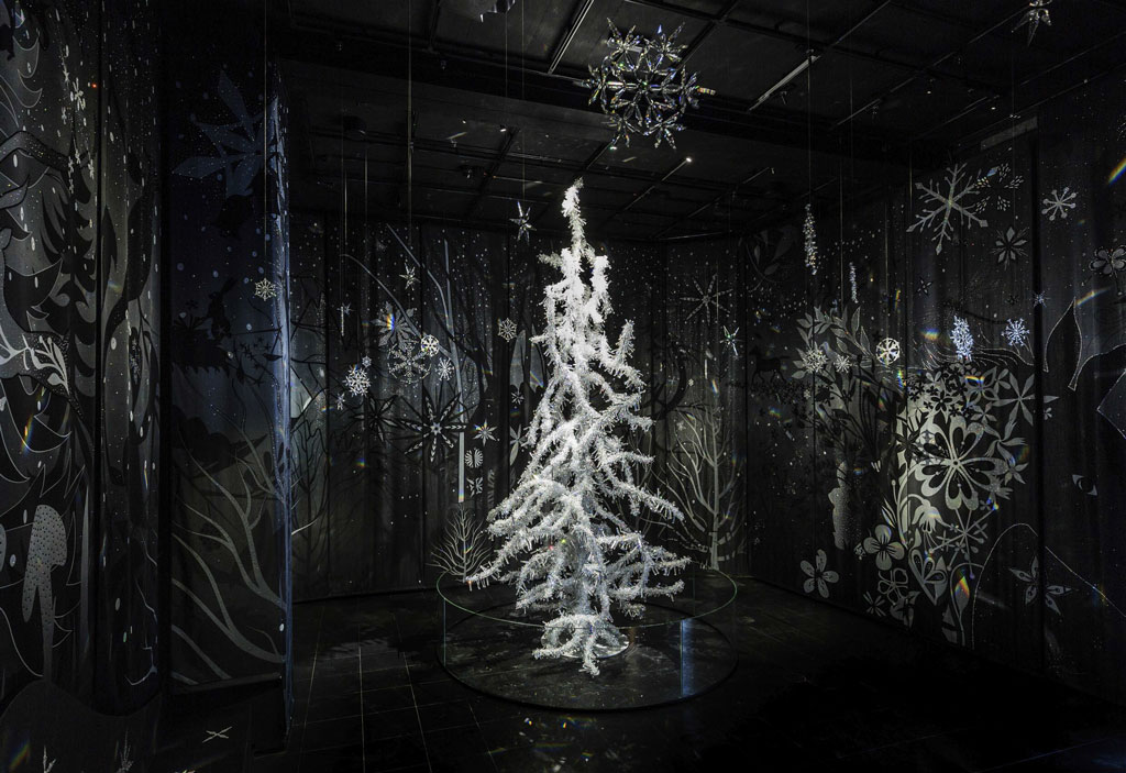 swarovski-silent-light-tree-crystal-world