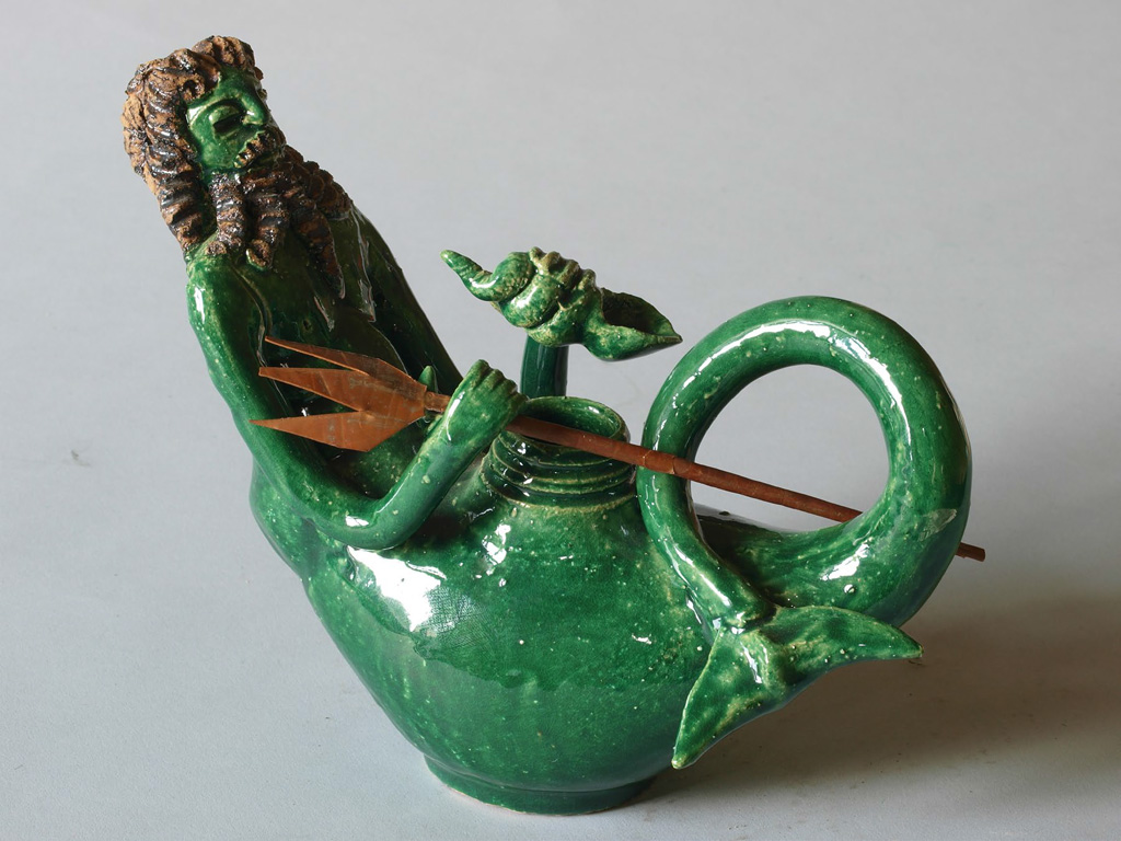 Anthropomorphic oil lamp