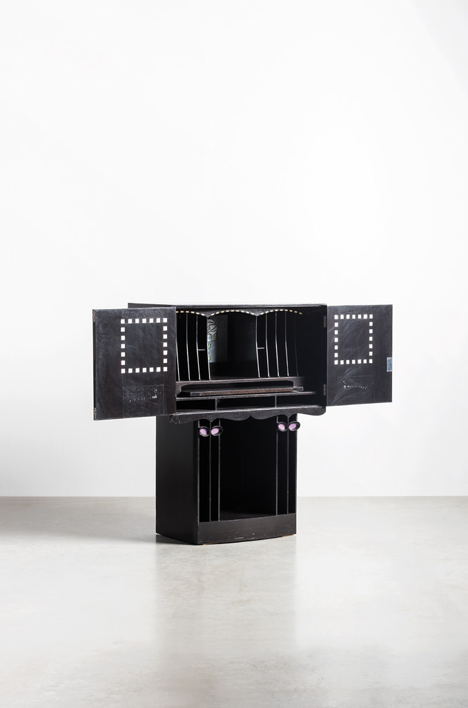 Mackintosh_Bureau