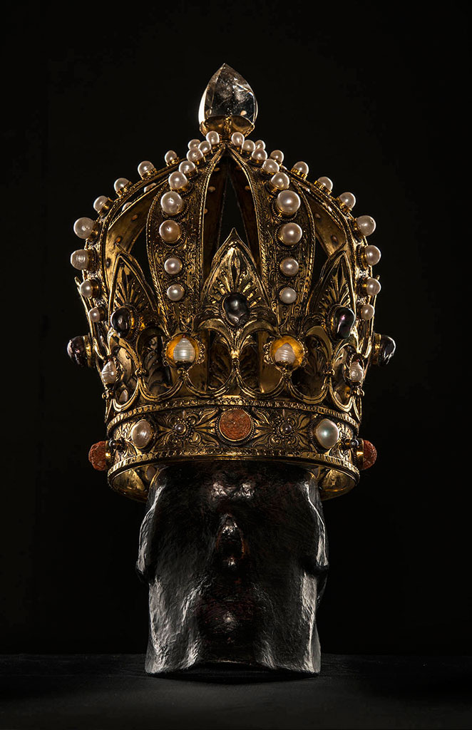 Regal-Crowns-by-Onik-Agaronyan_5