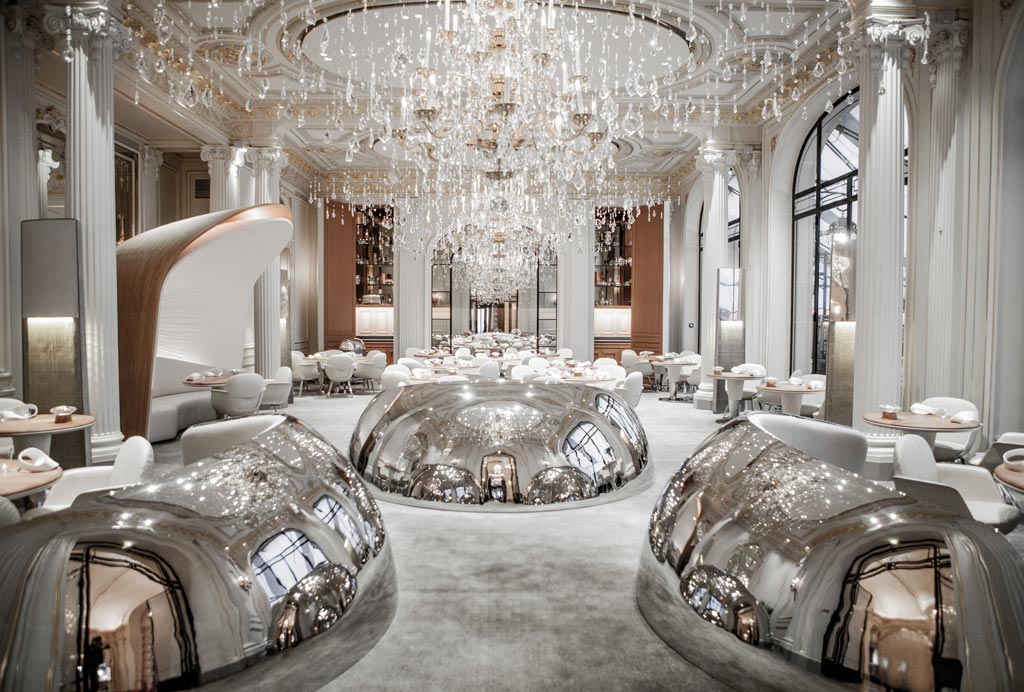 Dining room of restaurant Alain Ducasse