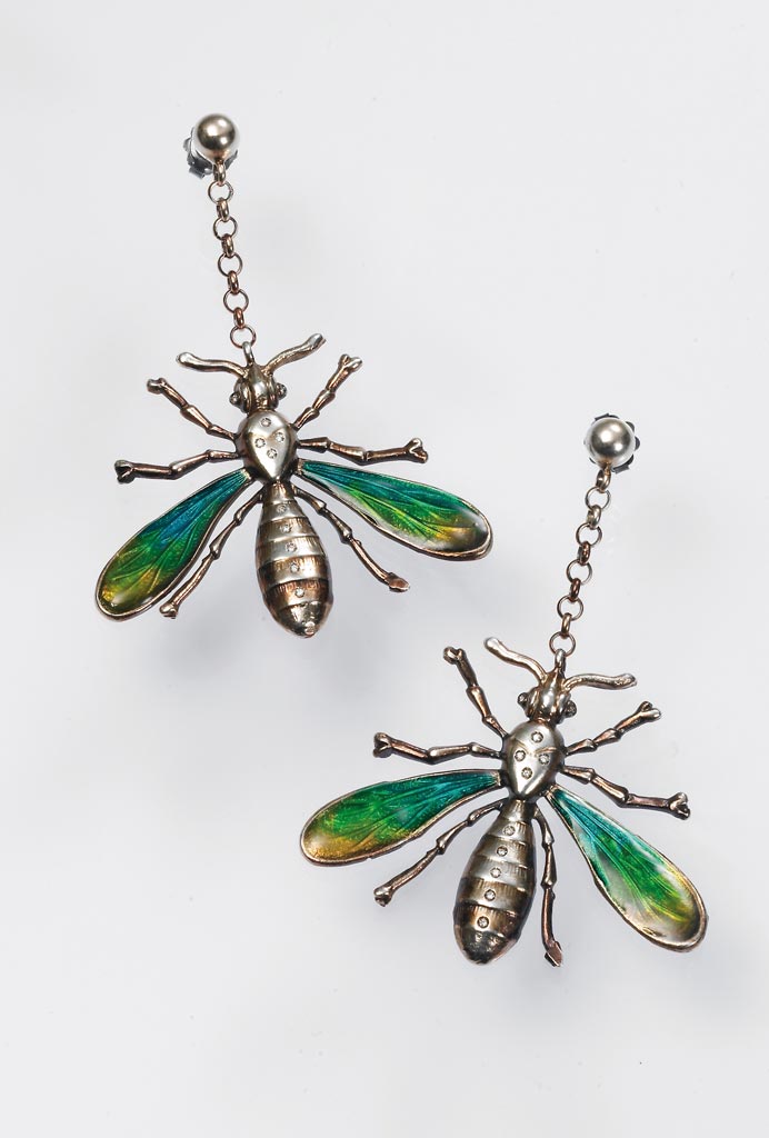 Ilenia Corti bees earring